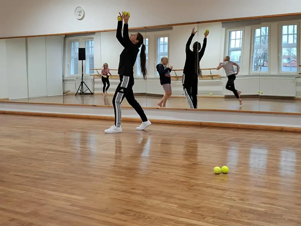 Leanika Mändma-Orasmaa ja 7–10-aastaste laste tantsuõpetus