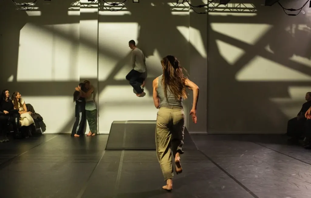 Koreograafia kui vaste protestile?