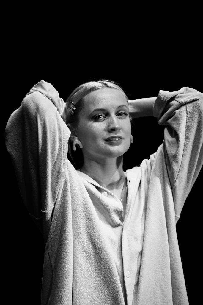 Julia Koneva ja gümnasistid