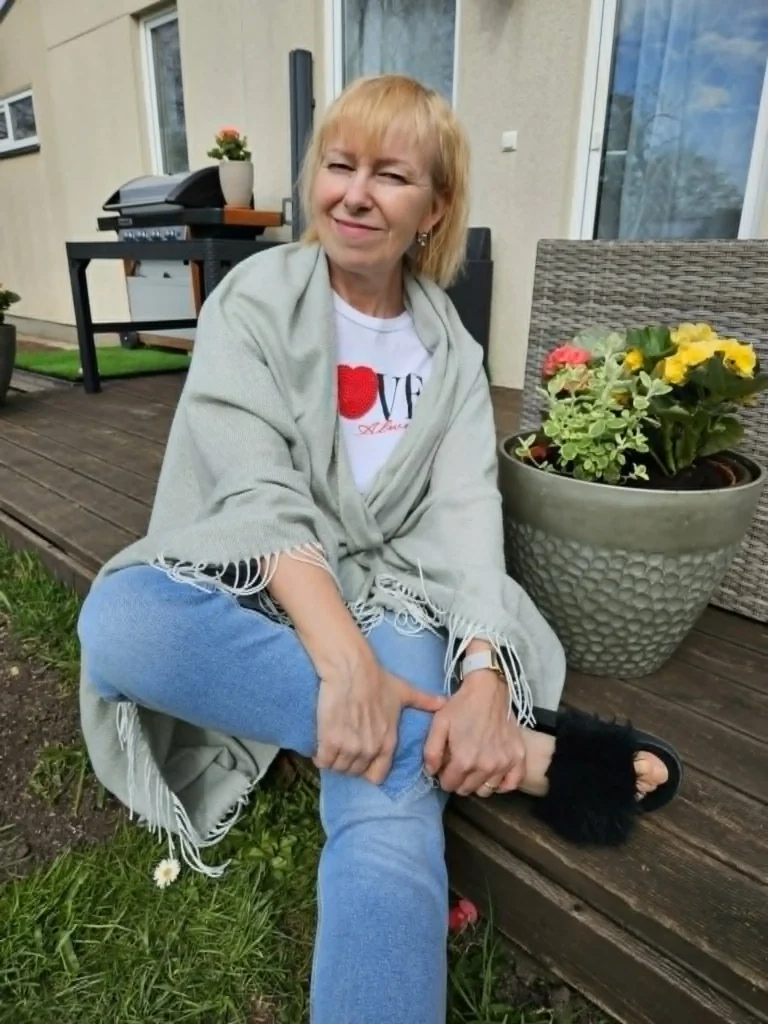 Marge Ehrenbusch ja täiskasvanud tantsijad vanuses 50–60 aastat